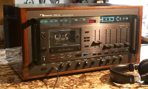 The greatest consumer cassette tape deck ever produced?* | Steve Hoffman Music Forums Nakamichi Audio, Stereo Equipment, Cassette Audio, Cassette Deck, Hi Fi System, Vintage Hifi, Stereo Systems, Cassette Recorder, Tape Deck