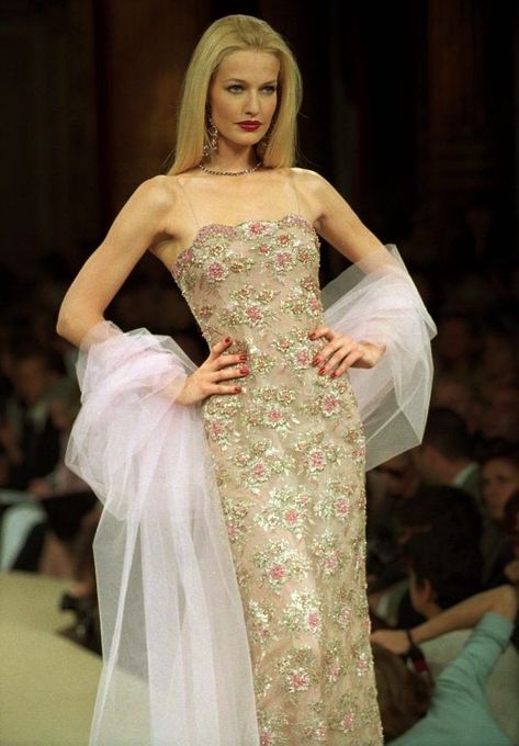 Yves Saint Laurent 90s Runway, 2000s Runway Fashion Dior, Yves Saint Laurent Dress Vintage, Vintage Couture Dresses, Vintage Runway Gowns, 1990s Runway Fashion, Vetements Runway, Ysl Couture, Yves Saint Laurent Runway