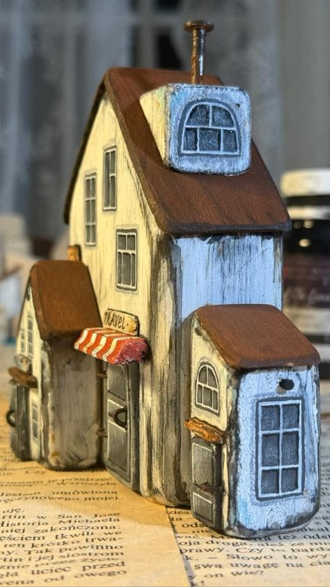 #driftwood #driftwoodart #smallhousedesign #diy #woodenhouse Wooden Fairy Houses, Small Scrap Wood Projects Diy, Small Scrap Wood Projects, Scrap Wood Projects Diy, Tree Branch Crafts, Wooden Cats, Small Rustic House, California Home Decor, Scrap Wood Art