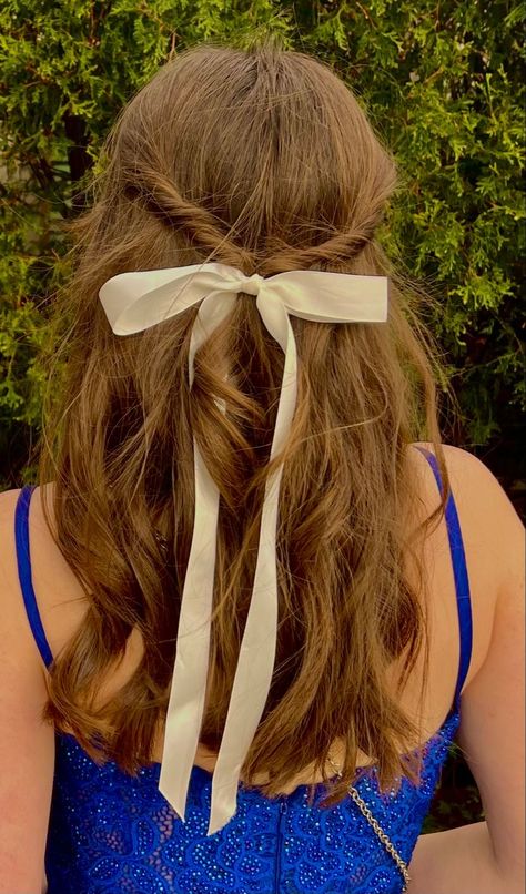 Semi Formal Hairstyles, Concert Hairstyles, Cute Prom Hairstyles, Anak Manja, Ball Hairstyles, Simple Prom Hair, Graduation Hairstyles, Hoco Hairstyles, Dance Hairstyles