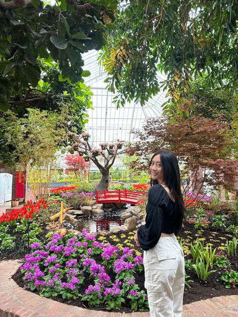 Botanical Garden Outfit Ideas, Botanical Gardens Outfit, Botanical Garden Outfit, Canada Outfits, Garden Outfit, Gardening Outfit, Instagram Ideas Photography, Ideas Photography, Instagram Ideas