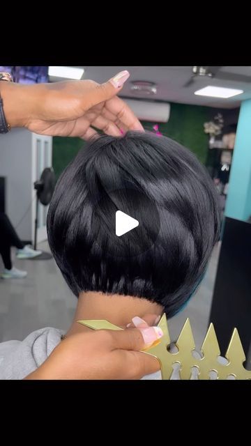 Short Layered Bobbed Hairstyles, Black Hair Short Bob Hairstyles, Short Pixie Black Hairstyles, Short Hairstyle Women Real Hair, Black Womens Bob Hairstyles, Body Waves For Medium Length Hair, Short Layer Bob Haircut Black Women, Stacked Bob Haircut African American, Curly Short Quick Weave Hairstyles