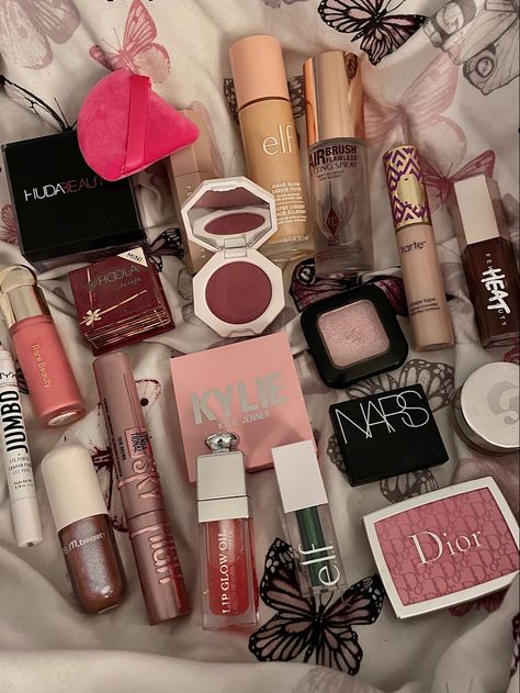 Elf Make Up, Profumo Victoria Secret, Penyimpanan Makeup, Yass Queen, Summer Book, Gloss À Lèvres, Visual Board, Makeup Aesthetic, Makeup Needs