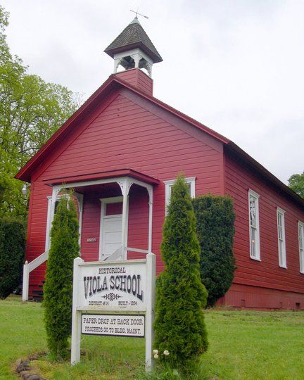 Amigurumi Patterns, Schoolhouse Exterior, Abandoned Schools, One Room Schoolhouse, School Buildings, Farmhouse Paintings, Country School, Country Churches, I Love School