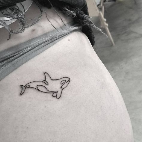 #tattoo #handtattoo #tattoos Orca Tattoo, Funky Tattoos, Small Girly Tattoos, Free Tattoo Designs, Ankle Tattoos For Women, Fine Line Tattoo, Shark Tattoos, Line Tattoo, Line Work Tattoo