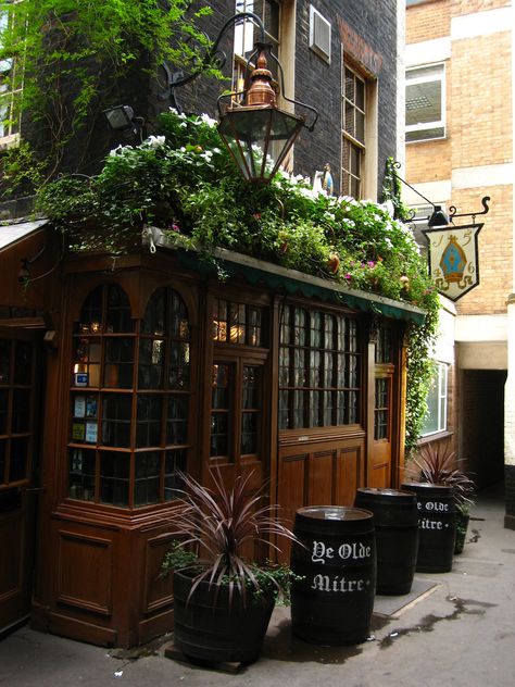 Ye Olde Mitre Pub, - #Pub RePin Marketing by #ATSocialMediaYe Olde Mitre Pub, Ely, Pub Interior, Pub Design, British Pub, Old Pub, London Pubs, Pub Signs, Shop Fronts, Architecture Old