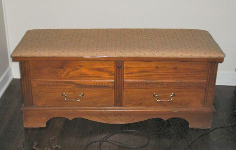 Cedar Hope Chest Makeover - Little Vintage Cottage Repurpose Hope Chest, Painted Hope Chest Ideas, Cedar Chest Makeover Diy, Wooden Chest Makeover, Refinished Cedar Chest Ideas, Cedar Chest Makeover, Hope Chest Makeover, Cedar Hope Chest, Painted Cedar Chest