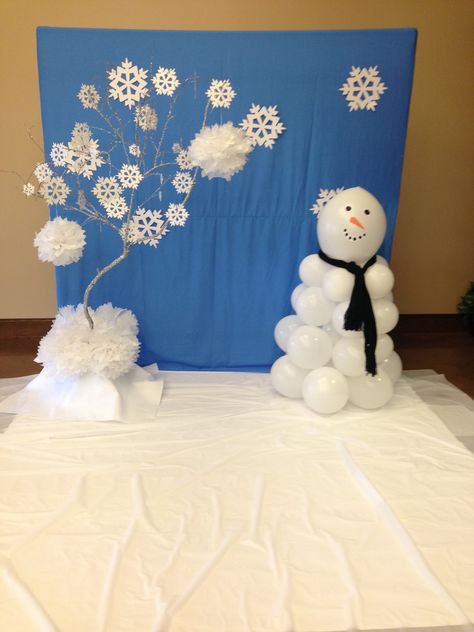 Winter Party Diy Decorations, Winter Corner Classroom, Winter Theme Photo Booth, Snow Day Decorations, Winter Dance Photo Backdrop, Winter Booth Ideas, Winter Stage Decor, Winter Photo Op Ideas, Pta Winter Wonderland