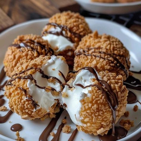 Fried S’mores Bombs Baked Marshmallow Desserts, Essen, S’more Balls, S’mores Sushi, Deep Fried Smores, S’mores Nachos, Fried Smores Balls, S'mores Recipes, Deep Fried Marshmallows