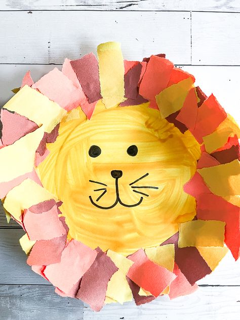 Paper Plate Lion Craft, Lion King Crafts, Paper Plate Lion, Egg Art Projects, Safari Animal Crafts, Zoo Crafts, Lion Craft, Tiger Crafts, Lion And Lamb