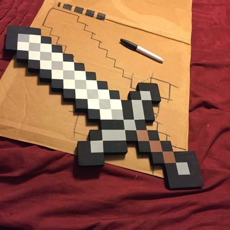 Make these DiY Minecraft Swords for your Minecraft fan. Make them for a room decoration, for a Minecraft birthday party, or just a fun craft! Room Decorations Ideas Diy, Minecraft Decorations Birthday, Minecraft Wall Decals, Room Ideas Decoracion Diy, Minecraft Torch Diy, Diy For Your Room Easy, Easy Crafts For Room Decor, Ideas For Decorating The Room, Roblox Diy Crafts