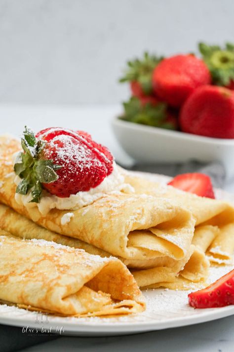 Almond Flour Crepes (Gluten-Free) Almond Flour Crepes, Healthy Crepe Recipes, Crapes Recipe, Gluten Free Crepes Recipe, Healthy Crepes, Low Carb Crepe, Gluten Free Banana Cake, Banana Crepes, Gluten Free Crepes