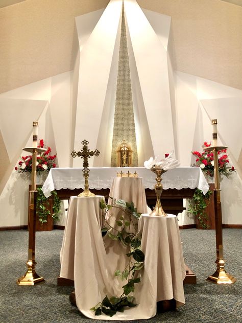 Trinity Sunday Altar Decorations, Trinity Sunday, Church Altar Decorations, Church Altar, Church Decorations, Sunday Church, Church Flowers, Christ Church, Altar Decorations