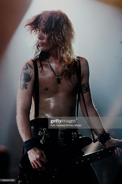 News Photo : Guns N' Roses Duff McKagan live in USA, unknown,... Band Posters, 80s Hair Bands, Awards Viewing Party, 80s Men, Duff Mckagan, 80s Rock, Axl Rose, I'm With The Band, My Chemical Romance