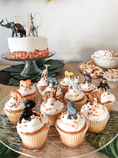 Safari Zoo Birthday Party, Wild And Three Animal Party, Party Animal Birthday Cupcakes, Two Year Old Jungle Theme Party, Wild Animal 2nd Birthday Party, Zoo Theme 2nd Birthday Party, Wild And Five Birthday Party, Party Animals Theme Birthday, Two Wild Birthday Party Cupcakes