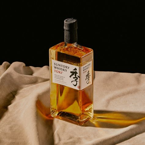 Whisky Bottle Photography, Time In Japanese, Honey Liquor, Japanese Whiskey, Whiskey Packaging, Suntory Whisky, Whiskey Bottles, Beer Collection, Japanese Whisky