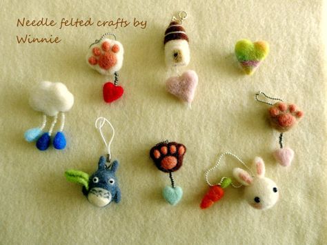 Kawaii, Needle Felt Jewelry, Cute Needle Felting Ideas, Felt Charms, Fuzzy Felt, Needle Felting Tutorials, Felt Jewelry, Needle Felting Projects, Felting Tutorials