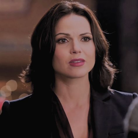 Regina Mills Hair, Regina Mills Icons, Regina Mills Outfits, Regina Mills Aesthetic, Once Upon A Time Outfits, Regina Once Upon A Time, Regina Mills Evil Queen, Once Upon A Time Regina, Ouat Regina