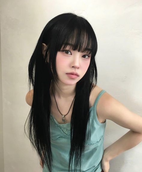 Hime Haircut, Princess Vibe, Hime Cut, K Pop Idols, Hair Inspiration Long, Face Framing Bangs, Hair Inspiration Short, Short Hair Syles, Hair Trend