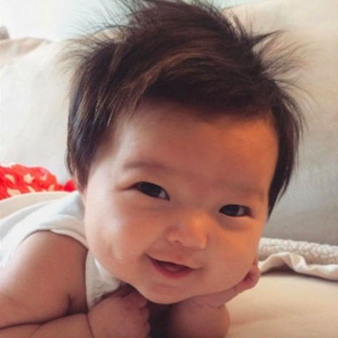 Say Hello To The First Asian-American Gerber Baby via Brit + Co Babies With Dimples, Baby Dimple, Baby Crown, Chinese Babies, Cute Asian Babies, American Baby, Baby Faces, Unique Baby Names, Gerber Baby