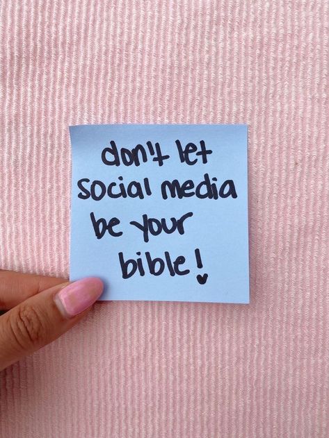 Christian Sticky Notes On Mirror, Sticky Notes Quotes Motivation Study, Sticky Notes Quotes Motivation, Sticky Note Wall, Truth Mirror, Sticky Notes Quotes, Godly Reminders, Notes Quotes, Journal Notes