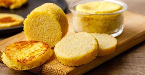 90 Second Keto Bread That Doesn't Suck (This is My Favorite!) - Keto Pots Baking Alternatives, Keto Bread Coconut Flour, Easy Keto Bread Recipe, Low Carb Pancake Recipe, Keto Flour, Keto Friendly Bread, Keto Banana Bread, Keto Bread Recipe, 90 Second Keto Bread