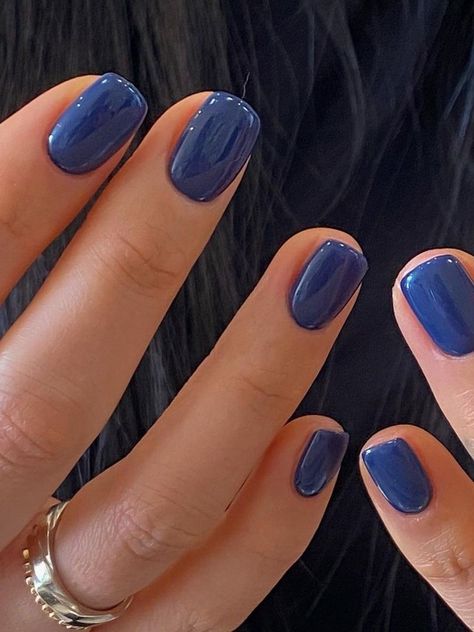 Short Gel Nails Navy Blue, Cute Simple Biab Nails, Simple Polished Nails, Simple Minimalist Nail Art, Soft Square Nails Short, Summer Biab Nail Ideas, Simple One Colour Nails, Short Oval Shaped Nails, Biab On Short Nails