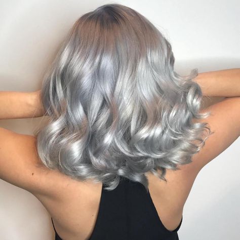 Metallic Gray Hair Color Metallic Silver Hair, Cool Tone Hair Colors, Metallic Hair Color, Silver Hair Dye, Grey Hair Dye, Silver Blonde Hair, Gorgeous Gray Hair, Silver Grey Hair, Silver Hair Color