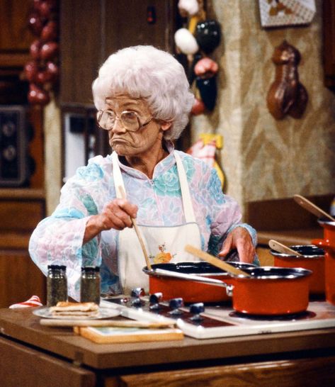 Girl Facts, Sophia Petrillo, Golden Girls Quotes, Estelle Getty, Bea Arthur, Betty White, Disney Princess Art, Cookware Sets, Seinfeld