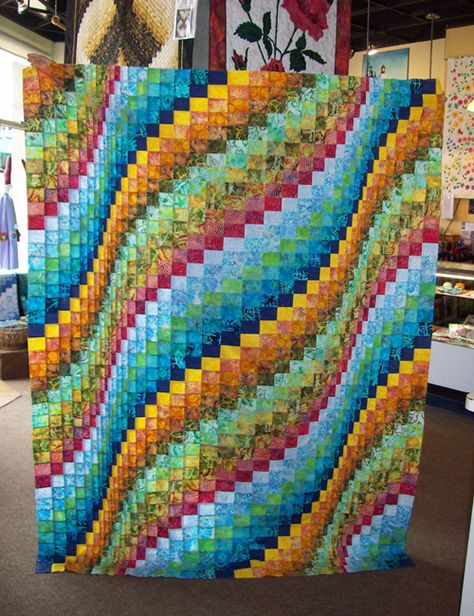 Bargello Quilt - Free Pattern & Tutorial Tela, Surf Song Bargello Quilt Pattern, Strip Quilting, Bargello Quilt Patterns, Bargello Quilt, Bargello Patterns, Bargello Quilts, Pretty Quilt, Free Quilting