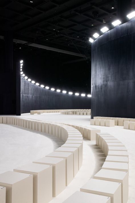 Seven key catwalks and installations from Milan Fashion Week Installation Architecture, Blue Runway, Conversation Pits, Runway Aesthetic, Fashion Show Design, Bureau Betak, Fashion Installation, Green Terrazzo, Catwalk Design