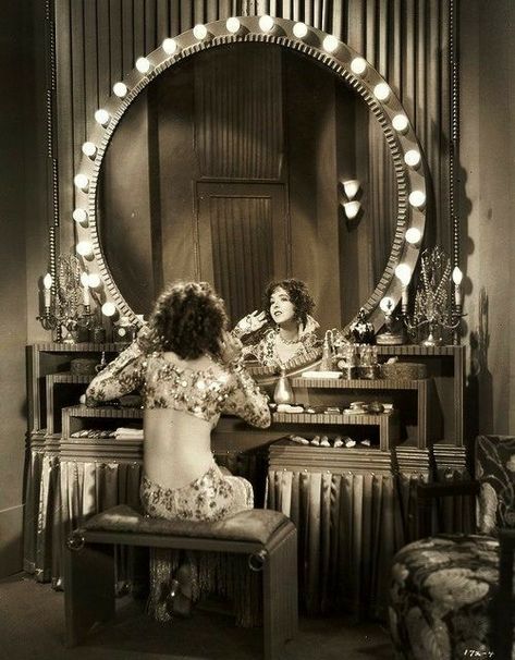 Vintage Dressing Rooms, Colleen Moore, Hollywood Vanity, Vintage Loft, Hollywood Mirror, Salon Suites, Vintage Dressing Tables, Power Room, Vanity Room