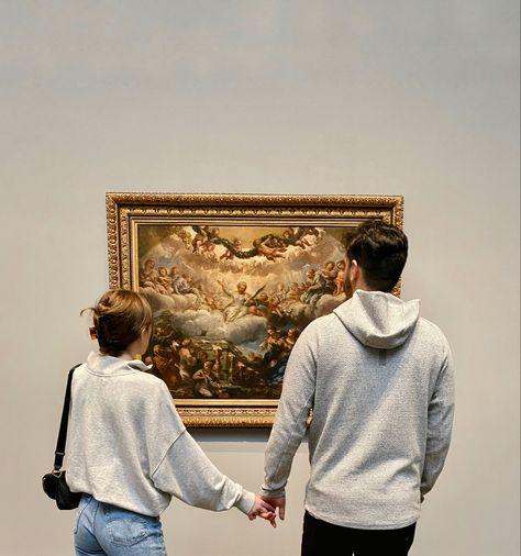 #relationship #boyfriend #museum #date #aesthetic No Face Couple Photos, No Face Couple, Museum Date, Dream Dates, Museum Photography, Secret Relationship, My Kind Of Love, No Face, Couples Poses For Pictures