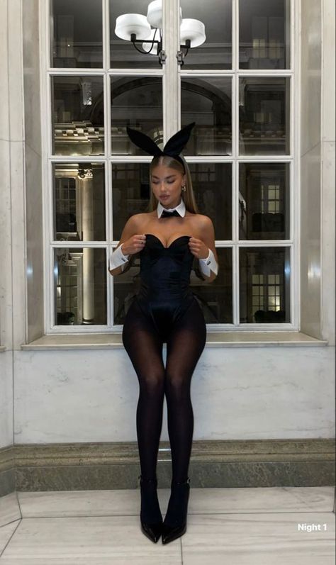 Rate This Festival outfits From ⭐1~10. SAVE & FOLLOW i will update everyweek. Hugh Hefner And Bunny Costume, Play Boy Bunny Costume, Playboy Bunny Outfits, Badass Halloween Costumes, Bunny Halloween Costume, Playboy Bunny Costume, Kostuum Halloween, Pretty Halloween Costumes, Halloween Party Outfits