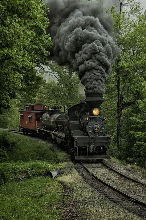 Old Steam Train, Steam Engine Trains, Scenic Railroads, Fotografi Kota, Train Art, Train Photography, Old Trains, Old Train, Steam Train