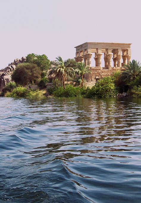 I've been here in Egypt to this temple in the middle of the Nile, and it's really pretty :) Tumblr, Nature, Egypt Pyramids Photography, Ancient Egypt Landscape, Philae Temple Egypt, The Nile Aesthetic, Nile Aesthetic, Egypt House, Aesthetic Egypt