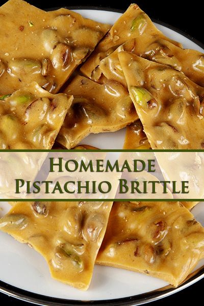 Pistachio Candy Recipes, Pistachio Brittle Recipe, Banana Pudding Brittle, Toasted Coconut Brittle, Pistachio Nuts Recipes, Pistachio Candy, Canna Cookies, Hazelnut Brittle, Chocolate Brittle