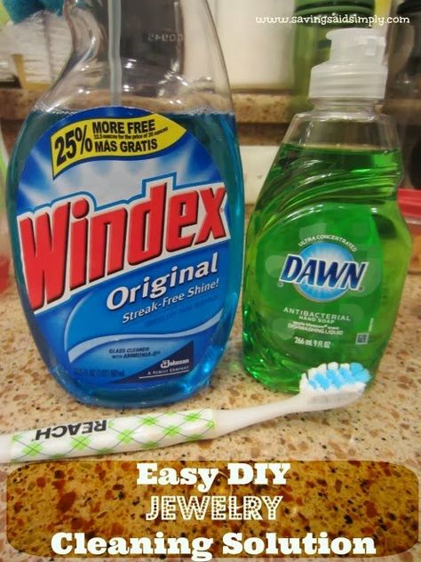 At Home Jewelry Cleaner, Ring Cleaner, Homemade Jewelry Cleaner, Jewelry Cleaner Diy, How To Clean Gold, Clean Gold Jewelry, Jewelry Cleaning, Diy Cleaning Solution, Liquid Dish Soap