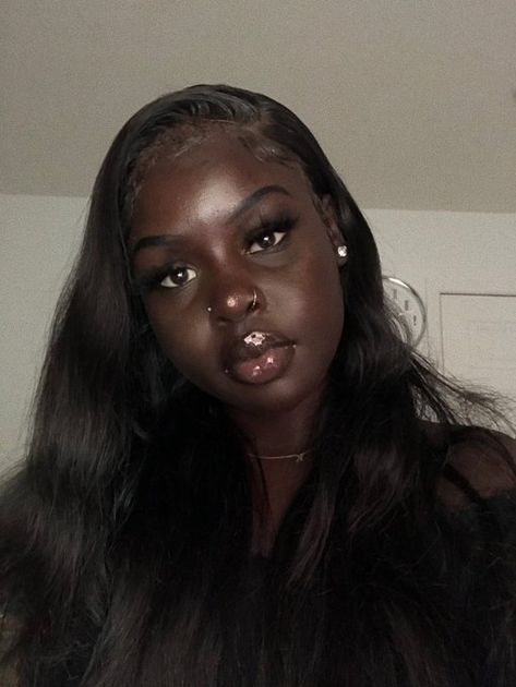 Dark Skinned Beautiful Woman, Dark Skin Girl Aesthetic, Dark Skin Girls Pretty, Pretty Dark Skin Girl, Pretty Black Women, Dark Skin Girl, Pretty Dark Skin, Dark Skin Beauty, Melanin Beauty