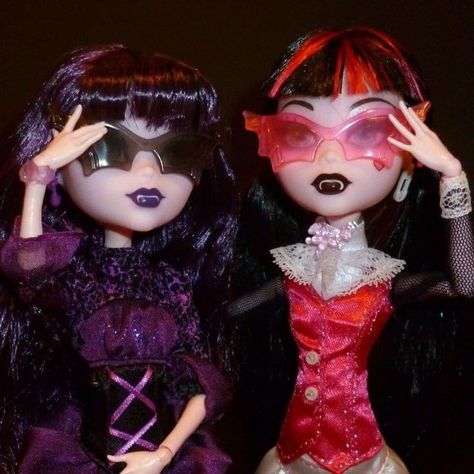 Dolls, Draculaura And Elissabat, Wearing Glasses, Cute Aesthetic, Monster High, We Heart It, Lost