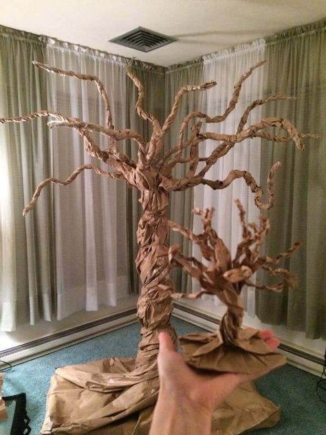 Life size paper bag tree made from 15ft paper bag. Inspired by the popular paper bag fall tree craft. Paper Tree Classroom, Kirigami Patterns, Paper Mache Tree, How To Make Trees, Cardboard Tree, Tree Props, Tree Stem, Paper Bag Crafts, Watermelon Pie