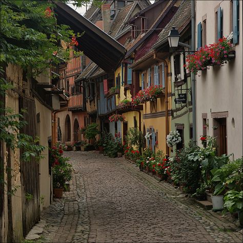 small villages in Spain  | The most beautiful European villages/hamlets/small towns - Page 24 ... European Village, Voyage Europe, France Photos, France Travel, Pretty Places, Dream Destinations, Places Around The World, Dream Vacations, Beautiful World