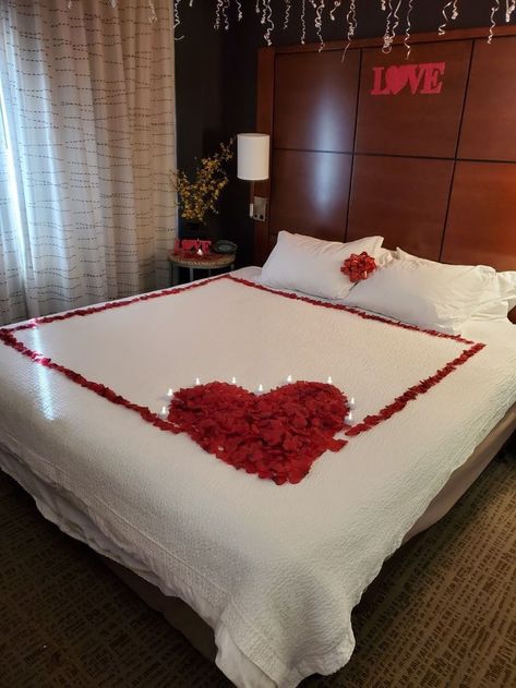 Room Decor For Romantic Night, Wedding Couple Room Decoration, Room Decor Bedroom Couple Romantic, Hotel Valentines Day Room, Wedding Bedroom Decoration Romantic, Bed Decoration For Wedding Night, Romantic Valentines Day Ideas Bedroom, Love Room Romantic, Romantic Room Decoration For Him