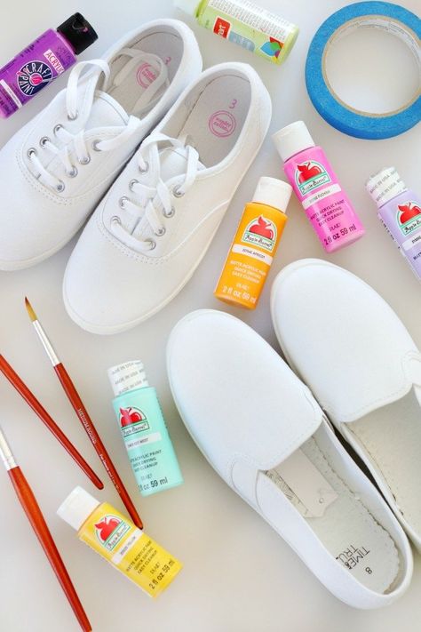 Tela, Paint Shoes Ideas, Diy Painted Shoes, Painted Shoes Ideas, Painted Keds, Canvas Shoes Diy, Sneaker Ideas, Paint Shoes, Painted Shoes Diy