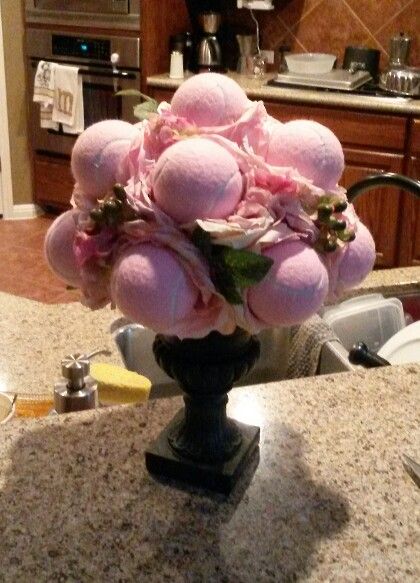 This is a Pink Tennis Ball Bouquet I made for a gift. I used a premade arrangement from Hobby Lobby, pink velcro & hot glue (so balls can be taken off & used if desired). Was soo easy! Tennis Ball Crafts, Dog Daycare Design, Ball Bouquet, Daycare Design, Pink Tennis, Tennis Party, Tennis Rackets, Dog Daycare, Graduation Ideas