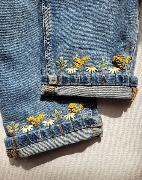 Denim Pants Embroidery, Embroidered Jean Hems, How To Embroider Ripped Jeans, Jeans With Crochet Ideas, Drawing On Trousers, Flower Embroidery Jeans Pocket, Embroidered Jean Cuffs, Jeans With Flowers Embroidery, Hand Embroidered Overalls