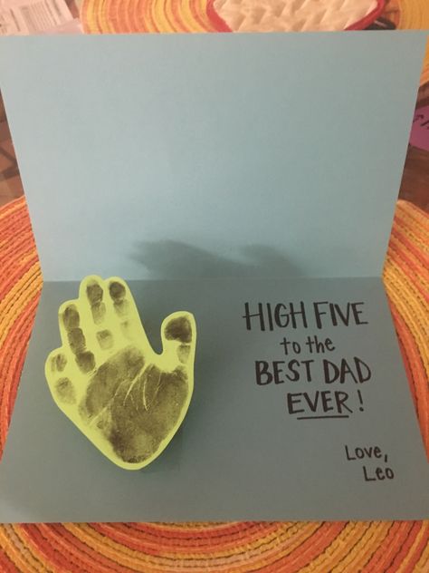 Toddler Art For Fathers Day, Father’s Day Cards Handprints, Craft For Fathers Day Toddler, Father’s Day Art Ideas For Toddlers, Toddler Craft Ideas Fathers Day, Infant Fathers Day Art, Father’s Day Card Ideas For Infants, Fathers Day Cards For Kids Handprint, Toddler Fathers Day Crafts Daycare