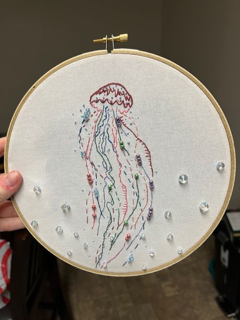 Embroidery Jellyfish Patterns, Embroidery Patterns On Black Fabric, Sea Creatures Embroidery, Ocean Theme Embroidery, Threading Embroidery Needle, Sea Animal Embroidery, Jellyfish Embroidery Pattern, Doodle Embroidery Ideas, Sea Creature Embroidery