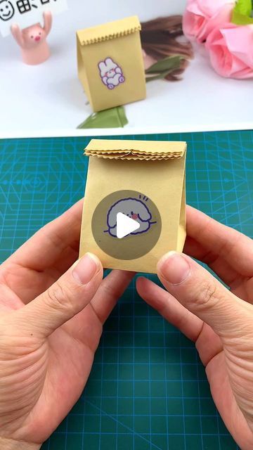 paper crafts creator on Instagram: "Title: "Create a Simple and Beautiful Gift Bag with A4 Paper! 🔖"  Hashtags: - #Origami - #Handmade - #HandmadeDIY - #LearnToKnowSeries - #LearnAndGoTryItSoon🔥" Small Paper Craft Gifts, A4 Size Paper Craft Easy, Diy Mini Gift Bags Paper, Origami Cute Gift, Mini Gift Bags Diy, Paper Crafts Folding, Gift Box Paper Craft, Cute Paper Bags Diy, Origami Gift Bag Easy