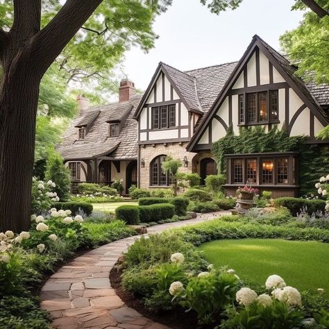 Old Money Brick House, London Style House, Small Home With Character, Big Cottagecore House, Cozy Family Home Exterior, Tutor House Exterior, Cottage Core Home Exterior, Modern Vintage House Exterior, Custom Home Ideas Exterior